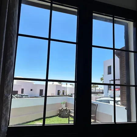 Casa Amplia Y Moderna De 3 En Complejo Con Piscina بيت للعطل